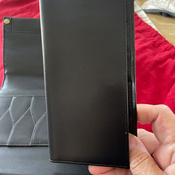 Cole Haan Black Leather Tri-fold Wallet NWOT 7 3/4 X 4 3/4 - Picture 8 of 12